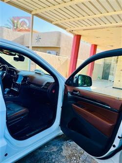 جیپ گراند شیرۆکی